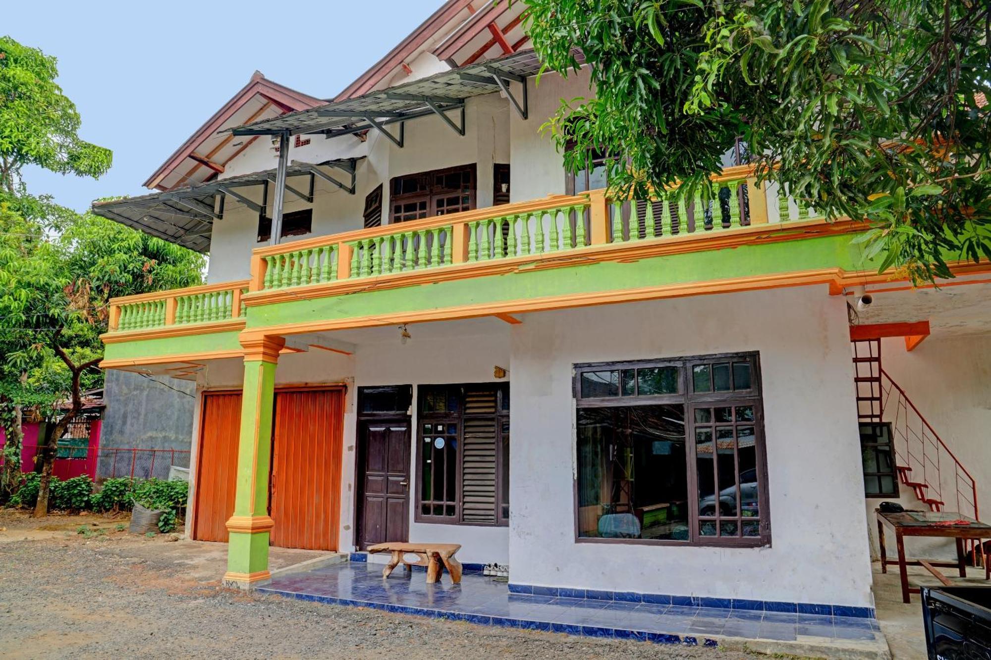 Spot On 92856 Home Stay Syariah Aom Kusman ซูกาบูมี ภายนอก รูปภาพ